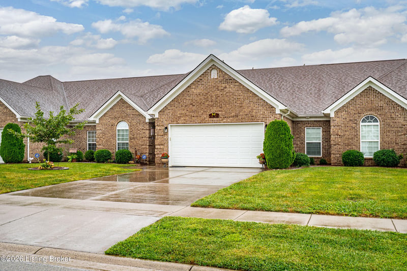 137 Locust Hill Dr, Mt Washington, KY 40047