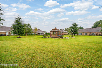 137 Locust Hill Dr, Mt Washington, KY 40047