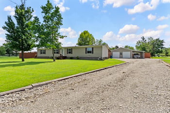 1379 Beech Grove Rd, Shepherdsville, KY 40165