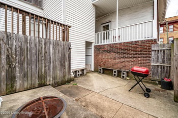1382 Ouerbacker Ct, Louisville, KY 40208