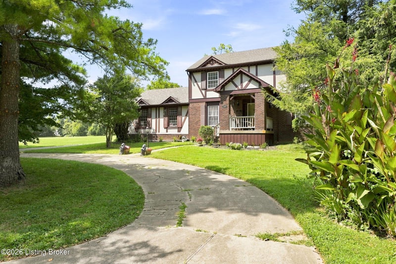 13917 Aiken Rd, Louisville, KY 40245