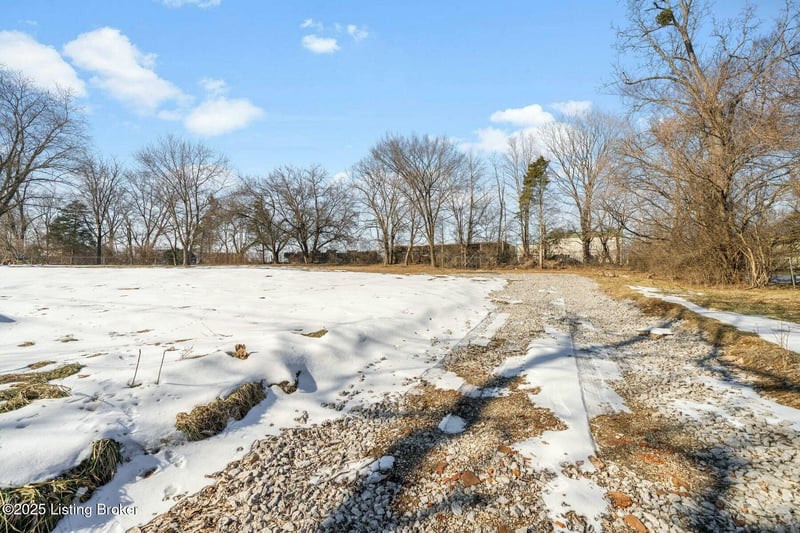13921 Aiken Rd, Louisville, KY 40245