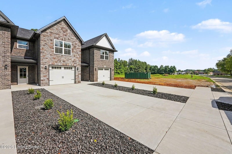 140 Blakenrod Blvd #E, Coxs Creek, KY 40013