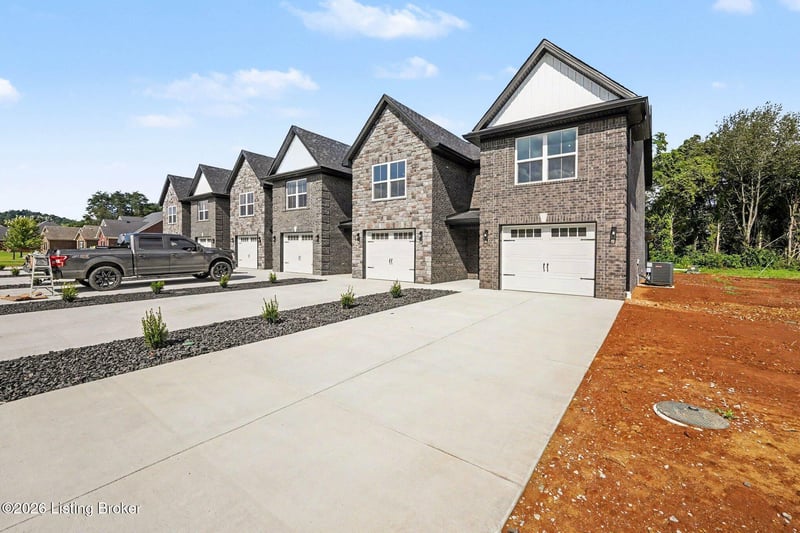140 Blakenrod Blvd #E, Coxs Creek, KY 40013