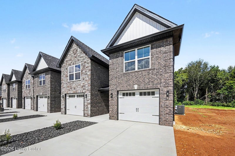 140 Blakenrod Blvd #F, Coxs Creek, KY 40013