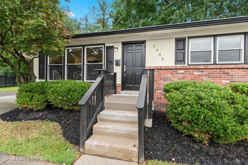 1402 Cloverhills Dr, Louisville, KY 40216