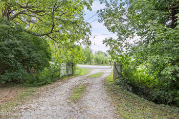 1407 Pottershop Rd, Bardstown, KY 40004