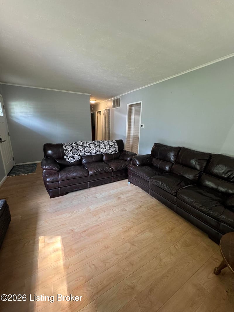 1409 Mill Race Rd, Louisville, KY 40242