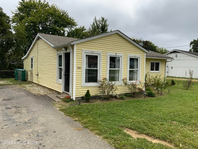 141 Meadowood Rd, Louisville, KY 40229