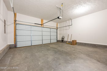 14101 Kings Chapel Way, Louisville, KY 40245