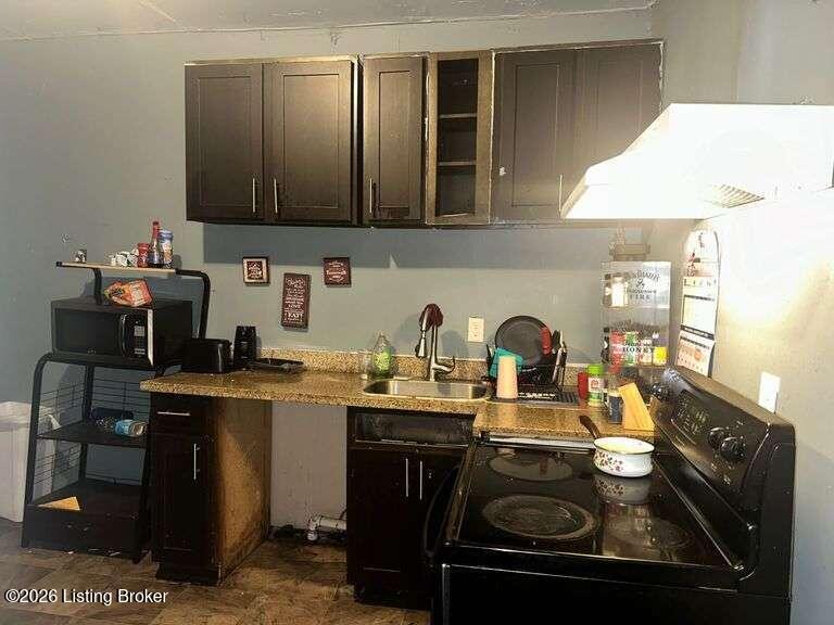 1412 Hemlock St, Louisville, KY 40211