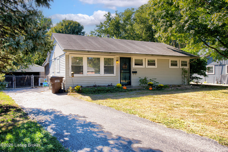 1412 Mark Trail Rd, Louisville, KY 40242