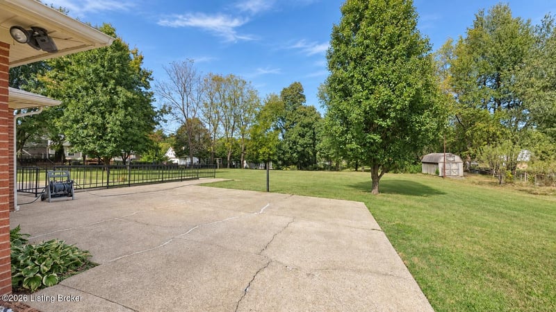 1416 Tucker Dr, Bardstown, KY 40004