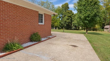 1416 Tucker Dr, Bardstown, KY 40004