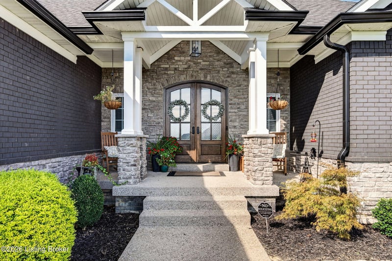 142 Dalton Dr, Fisherville, KY 40023