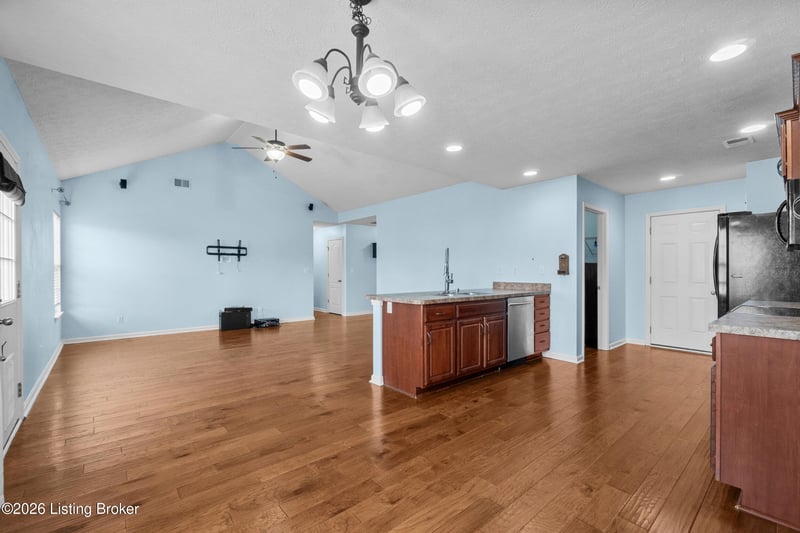 142 Hill Terrace Dr, Mt Washington, KY 40047