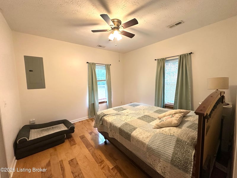 142 Poplar Cir, New Haven, KY 40051