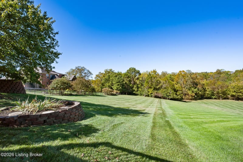 14203 Woodland Ridge Dr, Louisville, KY 40245