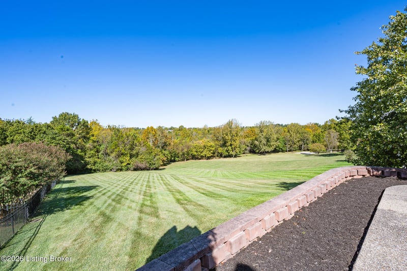 14203 Woodland Ridge Dr, Louisville, KY 40245