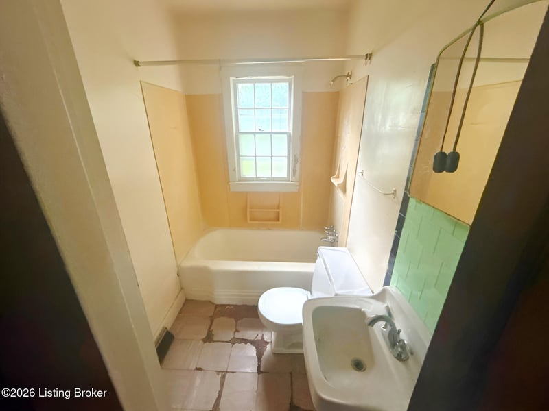 1421 Earl Ave, Louisville, KY 40215