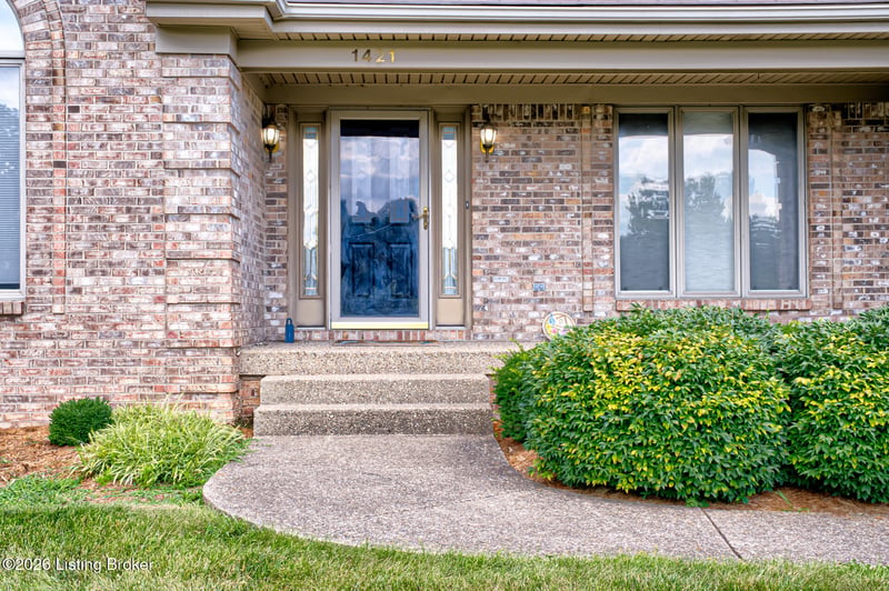1421 Twin Ridge Rd, Louisville, KY 40242