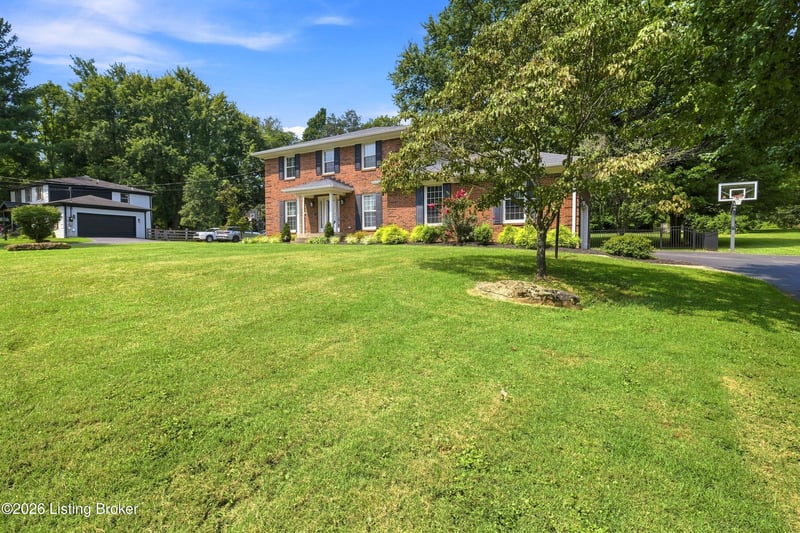 14213 Aiken Rd, Louisville, KY 40245