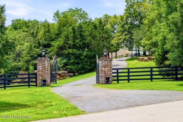 1424 Bluegrass Pkwy, La Grange, KY 40031
