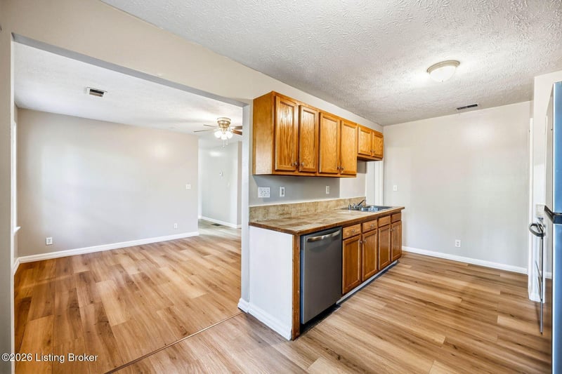 1430 Forest Dr, Louisville, KY 40219