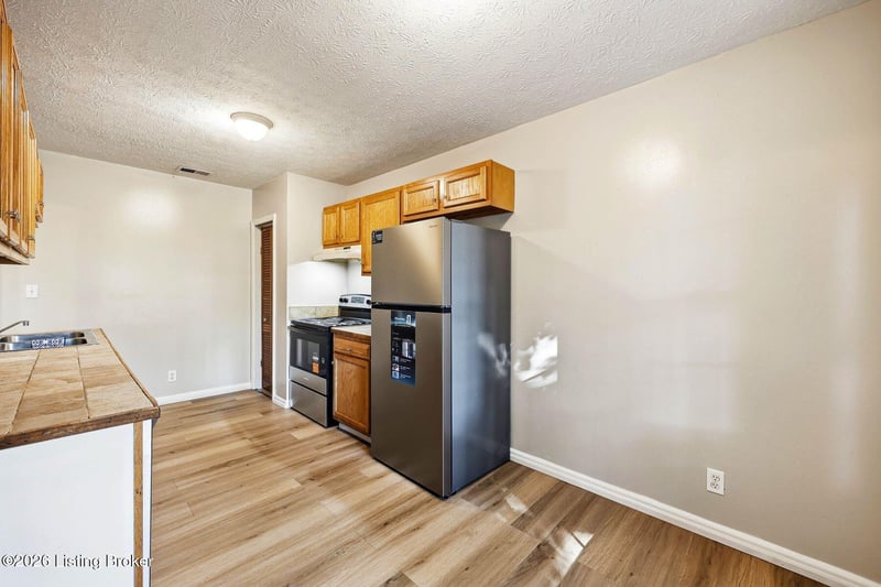 1430 Forest Dr, Louisville, KY 40219