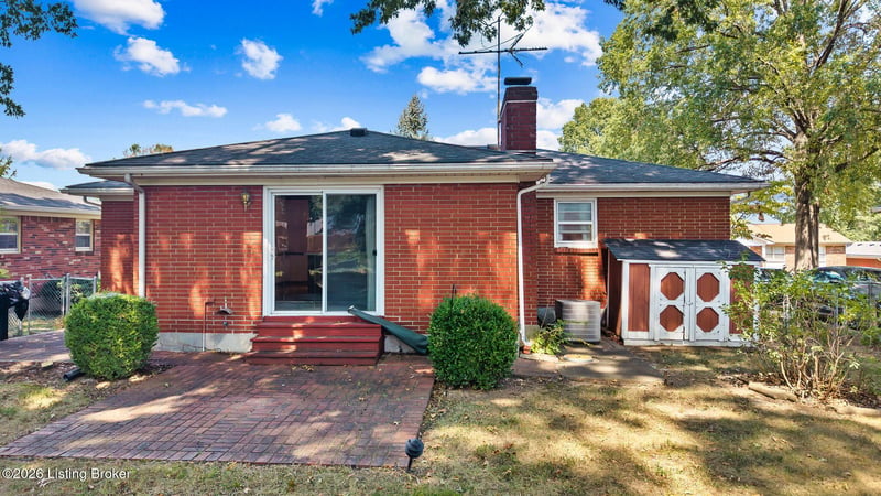 1430 Hobart Dr, Louisville, KY 40216