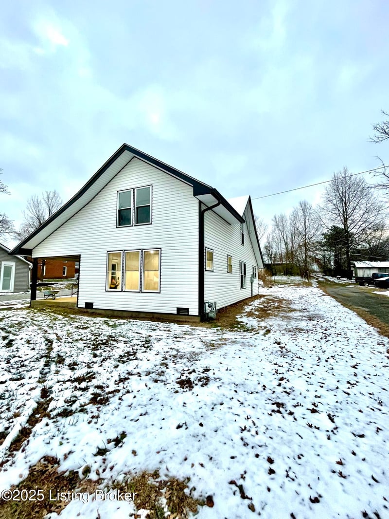 144 Main St, Pleasureville, KY 40057