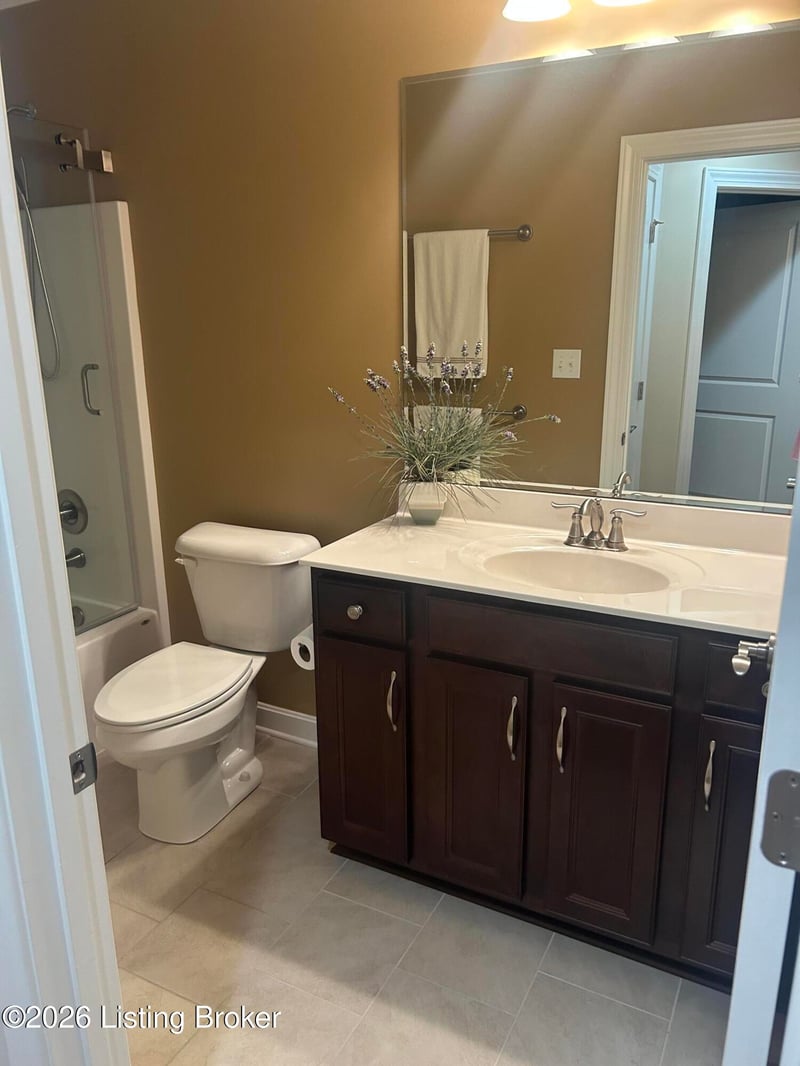 14407 Signature Point Dr, Louisville, KY 40299