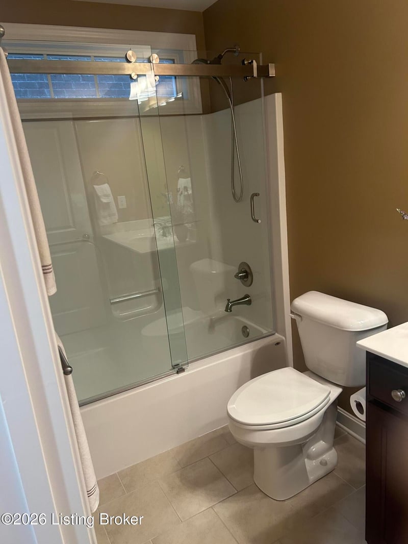 14407 Signature Point Dr, Louisville, KY 40299