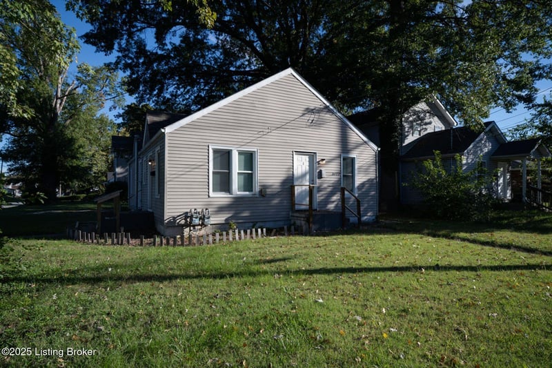 1443 S 32nd St, Louisville, KY 40211