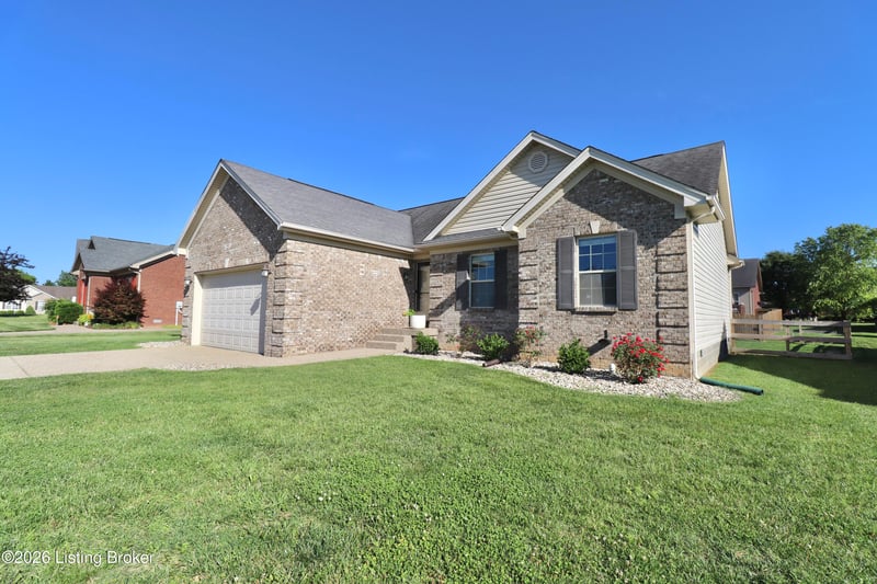 145 Glen Ridge Dr, Mt Washington, KY 40047