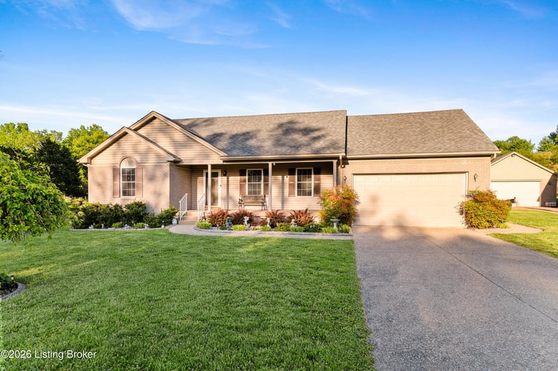 146 N Kristal Springs Dr, Shepherdsville, KY 40165