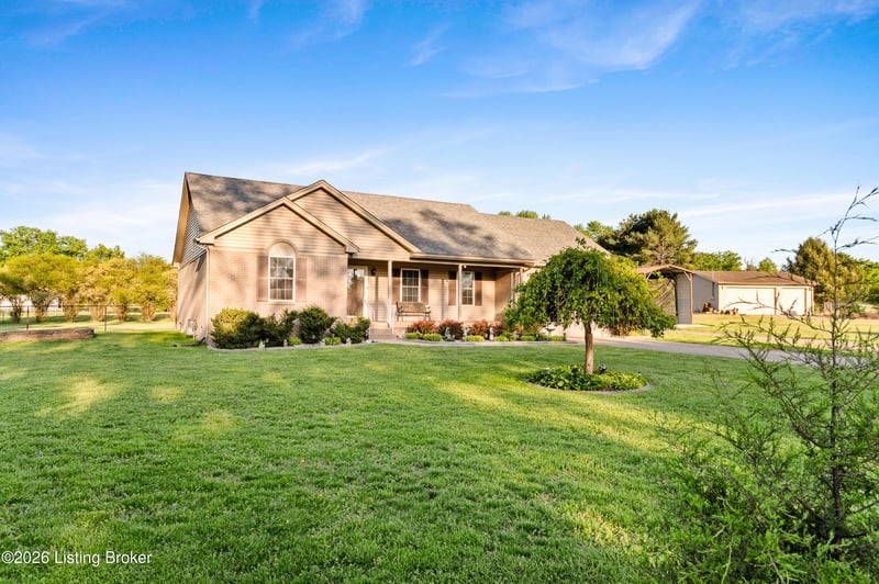 146 N Kristal Springs Dr, Shepherdsville, KY 40165