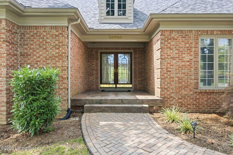 14700 Forest Oaks Dr, Louisville, KY 40245