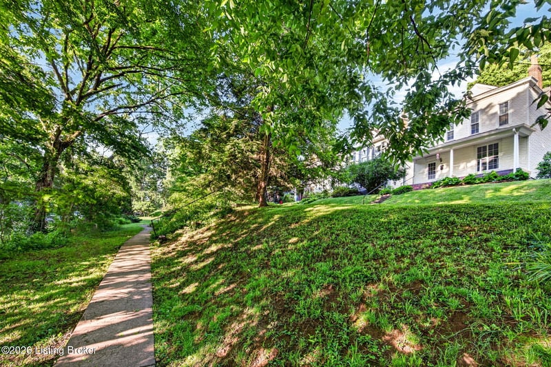 148 Coral Ct, Louisville, KY 40206