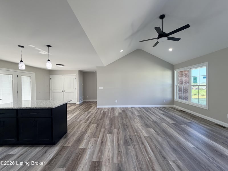 148 New Orleans Ct, Taylorsville, KY 40071