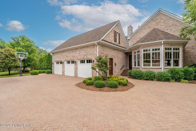 14932 Landmark Dr, Louisville, KY 40245