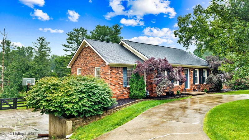 15 Cherokee Dr, Shelbyville, KY 40065