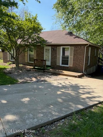 1500 Milburn Ct, La Grange, KY 40031