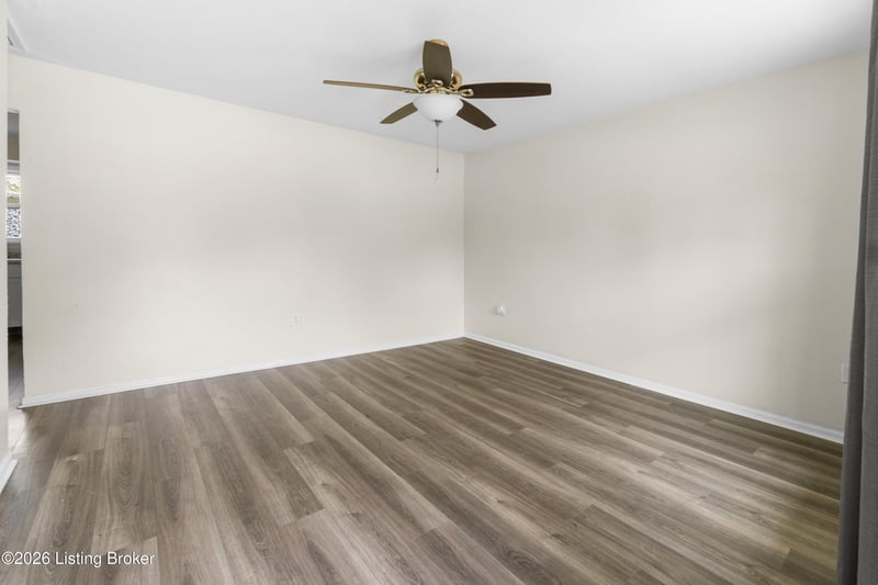 1501 Sadie Ln, Louisville, KY 40216