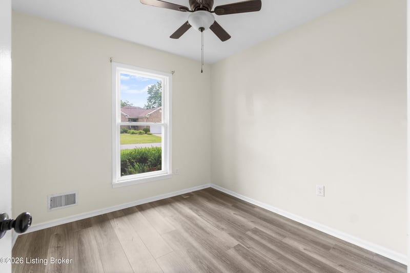 1501 Sadie Ln, Louisville, KY 40216