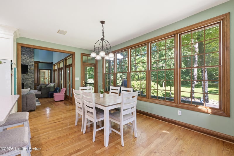 1502 Cowdrey Park Ln, Louisville, KY 40245