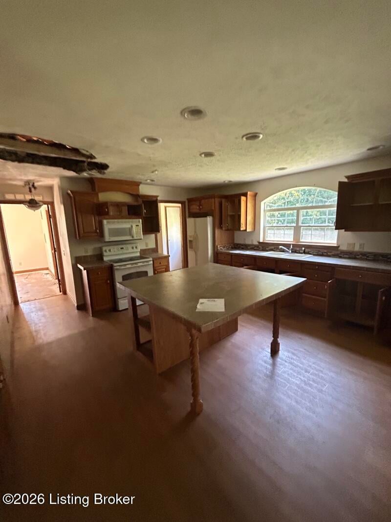 1505 Jarboe Sinks Rd, Rhodelia, KY 40161