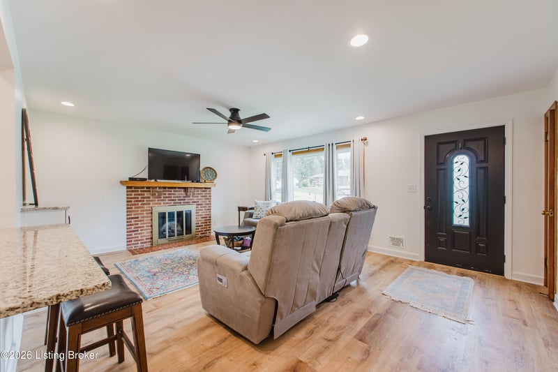 1507 Melody Ln, Louisville, KY 40214