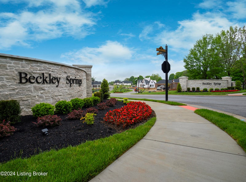 15107 Beckley Spgs Dr, Louisville, KY 40245