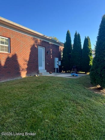 1511 E Crystal Dr #A, La Grange, KY 40031